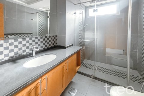 Villa de 4 chambres à Legacy, UAE No. 222760 8