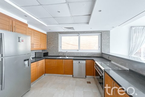 Villa de 4 chambres à Legacy, UAE No. 222760 13