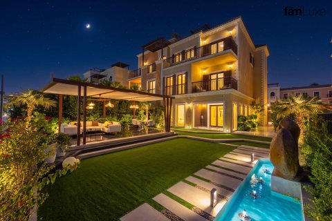5 bedrooms Townhouse in Dubai, UAE No. 210932 10