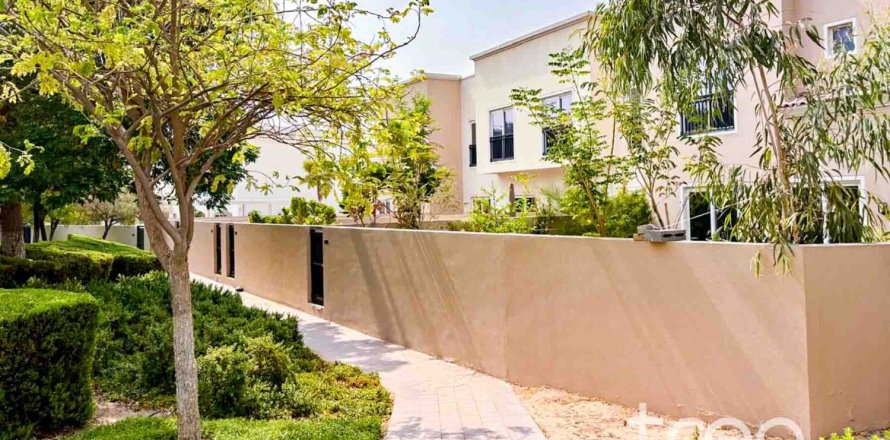 Townhouse de 3 dormitorios en Villanova, UAE No. 222722