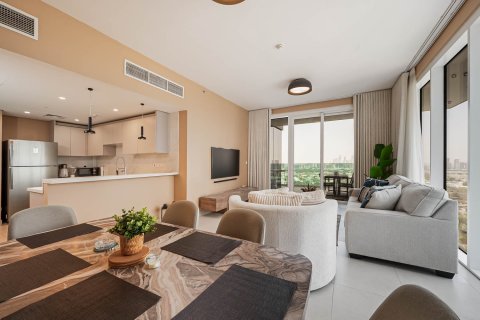 Квартира с 3 спальнями в Zabeel, ОАЭ №221600 8