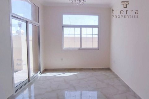 Villa de 4 dormitorios en Dubai Industrial Park, UAE No. 4649 12