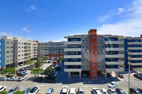 Квартира с 3 спальнями в Al Reef, ОАЭ №172625