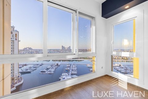 3 غرف نوم شقة في Marina Residences, الإمارات العربية المتحدة رقم 10458