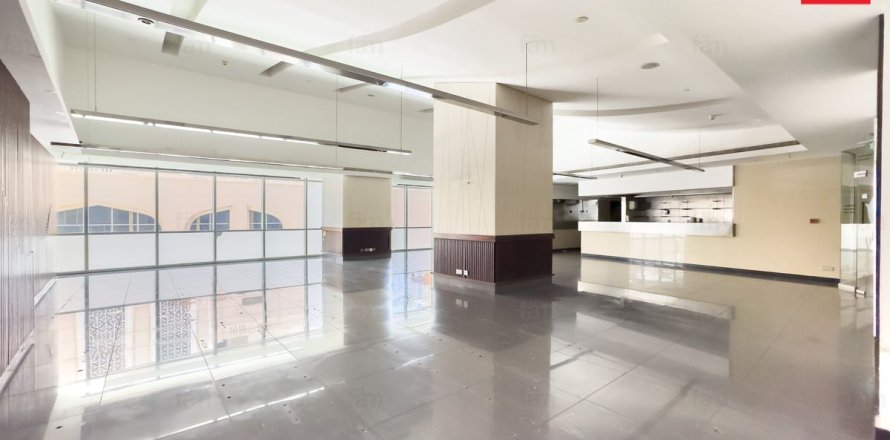 240.2m² Shop in Dubai, UAE No. 213355