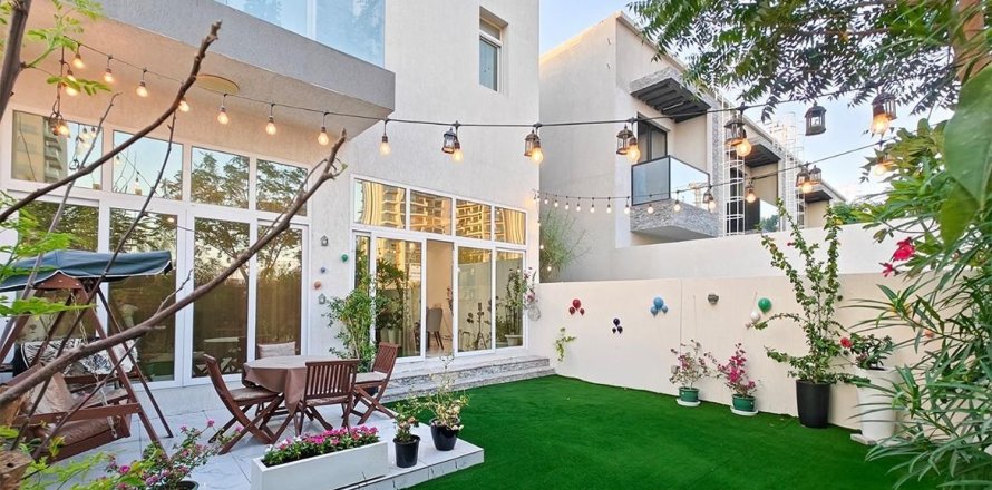 Townhouse de 4 dormitorios en Al Furjan, UAE No. 215335