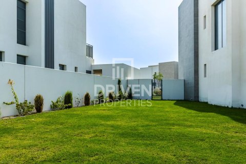 4 غرف نوم فيلا في EMAAR South, الإمارات العربية المتحدة رقم 202508 20