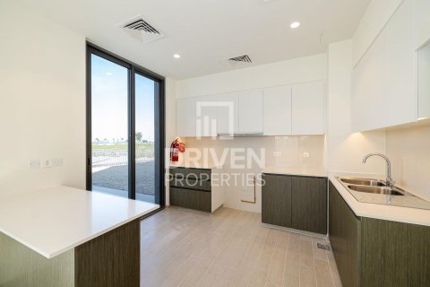 4 غرف نوم فيلا في EMAAR South, الإمارات العربية المتحدة رقم 202508 14