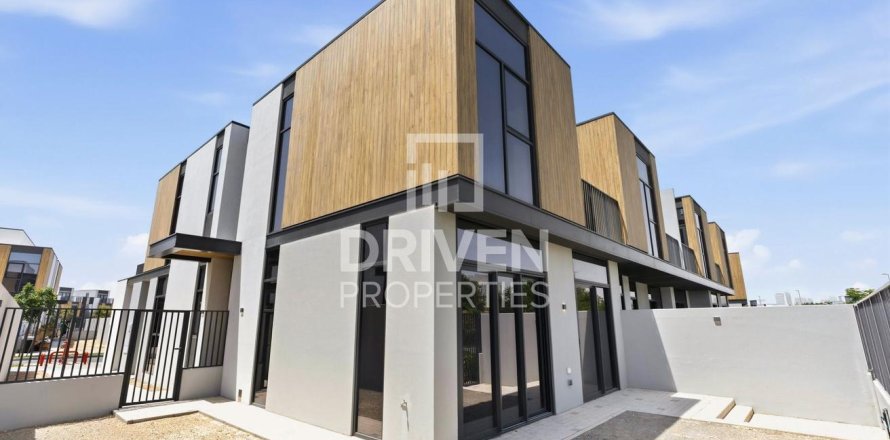 Townhouse de 4 dormitorios en Mudon, UAE No. 223261
