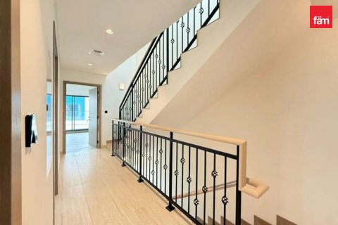 4 bedrooms Villa in Dubai, UAE No. 213283 10