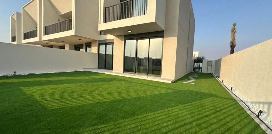 Townhouse de 4 dormitorios en Town Square, UAE No. 223801