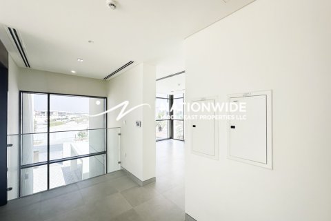 Villa de 4 dormitorios en Abu Dhabi, UAE No. 77198 20