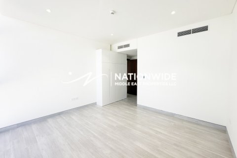 Villa de 4 dormitorios en Abu Dhabi, UAE No. 77198 18