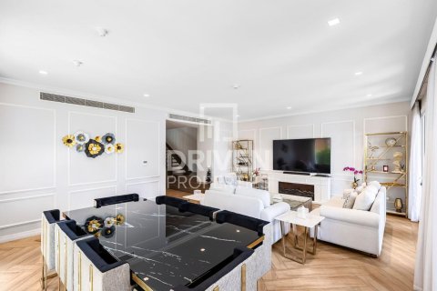 Villa de 4 dormitorios en Jumeirah, UAE No. 217862 4