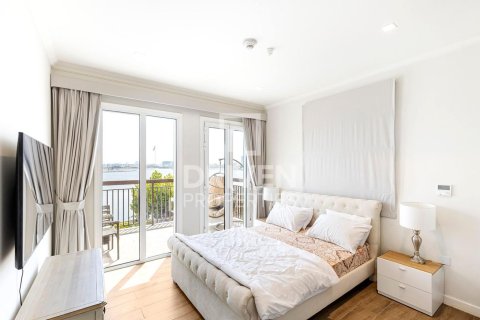 Villa de 4 dormitorios en Jumeirah, UAE No. 217862 8