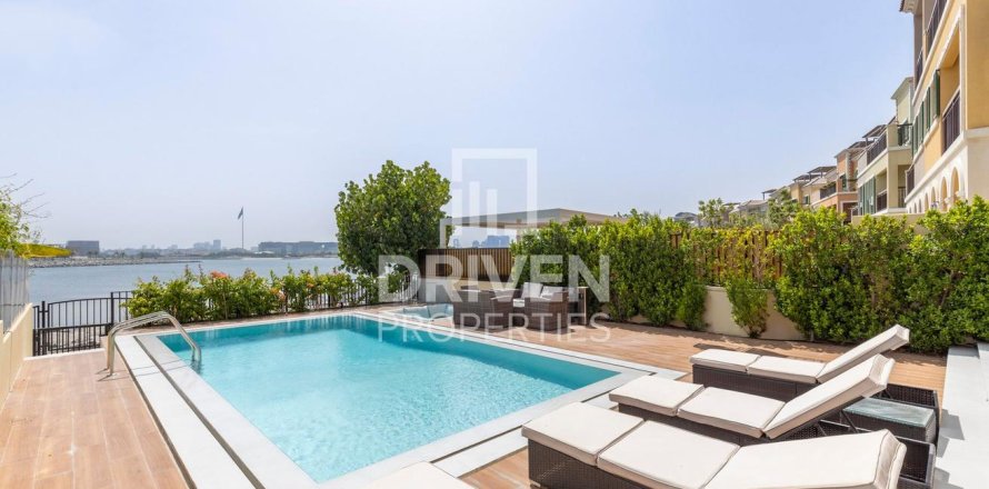Villa de 4 dormitorios en Jumeirah, UAE No. 217862