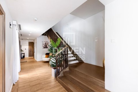 Villa de 4 dormitorios en Jumeirah, UAE No. 217862 13