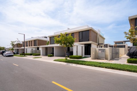 Villa de 4 dormitorios en Golf Grove, UAE No. 215251 3
