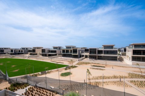 Villa de 4 dormitorios en Golf Grove, UAE No. 215251