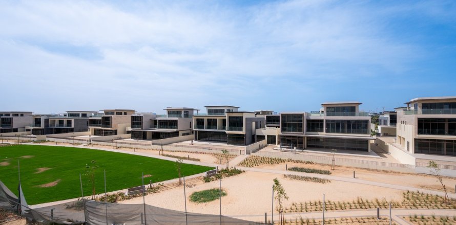 Villa de 4 dormitorios en Golf Grove, UAE No. 215251