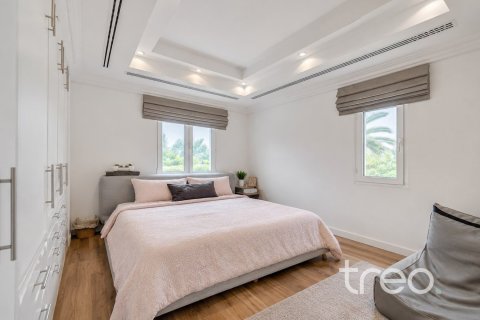5 bedrooms Villa in Meadows, UAE No. 220756 12