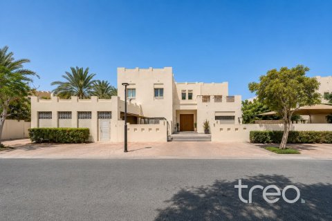 5 bedrooms Villa in Meadows, UAE No. 220756 13