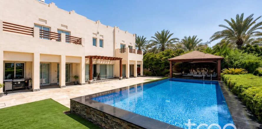 5 bedrooms Villa in Meadows, UAE No. 220756