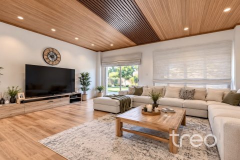5 bedrooms Villa in Meadows, UAE No. 220756 4