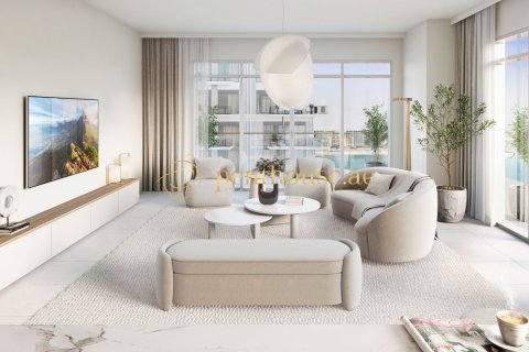 Квартира с 3 спальнями в EMAAR Beachfront, ОАЭ №77999 4