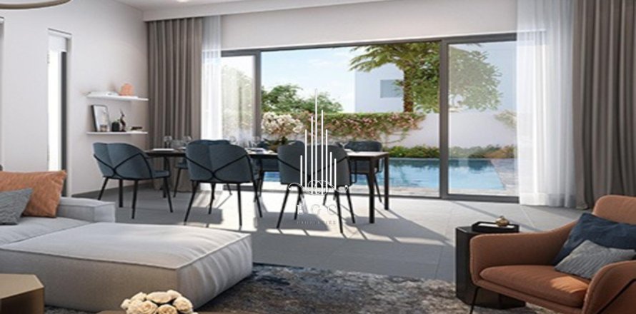 4 bedrooms Villa on the Yas Island, UAE No. 34741