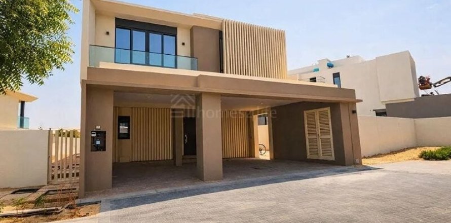 4 bedrooms Villa in Jebel Ali, UAE No. 167273