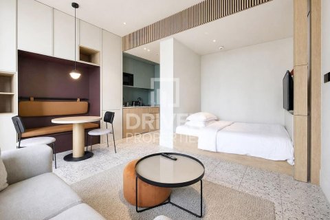 Studio Apartment in Business Bay, UAE No. 211940 3