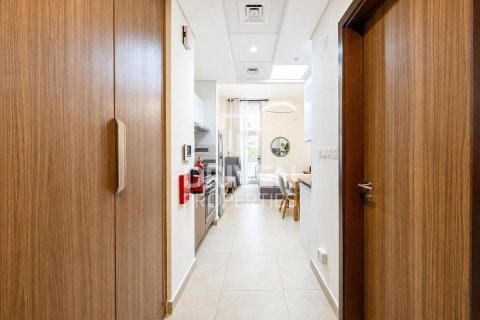 Studio Apartment in Azizi Star, UAE No. 211743 11