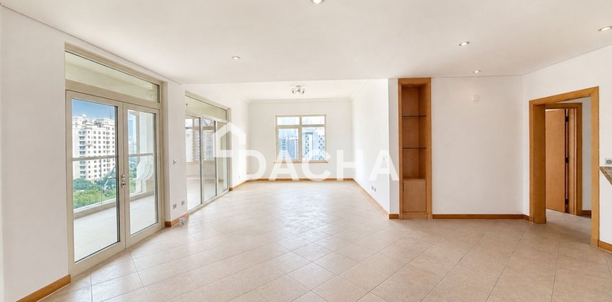 Apartment de 3 dormitorios en Shoreline Apartments, UAE No. 207812