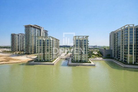 Appartement de 3 chambres à District One, UAE No. 221439 23