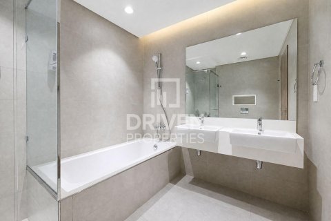 Appartement de 3 chambres à District One, UAE No. 221439 26