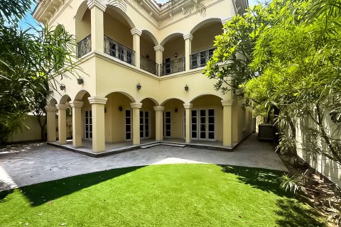 Villa de 5 dormitorios en The Villa, UAE No. 197005