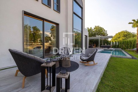 Villa de 4 dormitorios en Jumeirah Islands, UAE No. 202751 8
