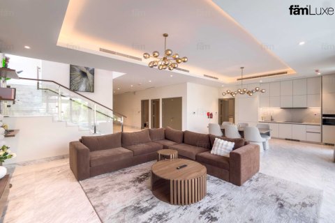 Villa de 4 chambres à Dubai, UAE No. 221863