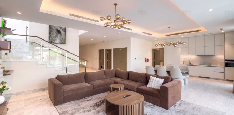 Villa de 4 chambres à Dubai, UAE No. 221863