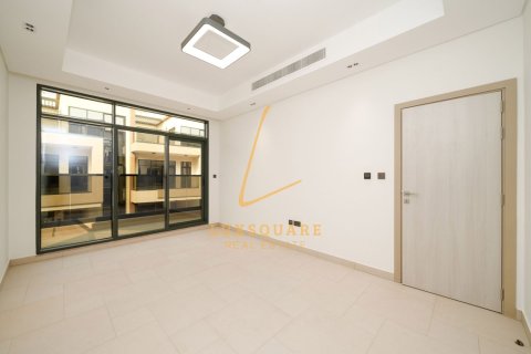 5 bedrooms Villa in Dubai Investment Park, UAE No. 219342 18