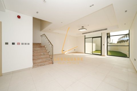 5 bedrooms Villa in Dubai Investment Park, UAE No. 219342 6