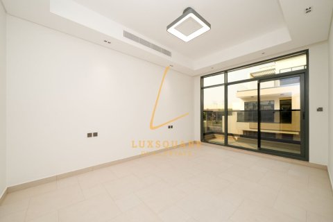 5 bedrooms Villa in Dubai Investment Park, UAE No. 219342 15