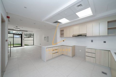 5 bedrooms Villa in Dubai Investment Park, UAE No. 219342 3