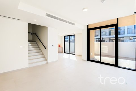 4 bedrooms Villa in EMAAR South, UAE No. 224997 16