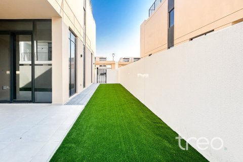 4 bedrooms Villa in EMAAR South, UAE No. 224997 6