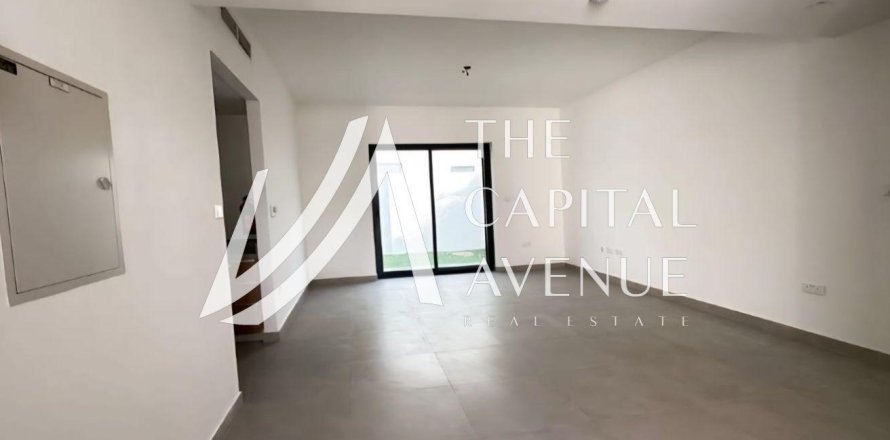 Townhouse de 2 dormitorios en Al Ghadeer, UAE No. 223606