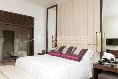2 bedrooms Apartment in Abu Dhabi, UAE No. 99186 8