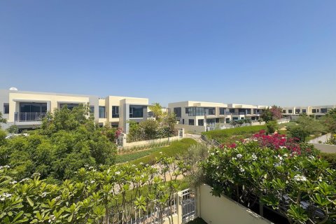 Townhouse de 3 dormitorios en Maple 2, UAE No. 215429