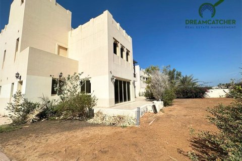 Вилла с 5 спальнями в Al Hamra Village, ОАЭ №20141 4